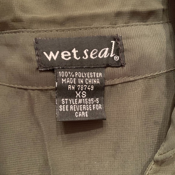 V-Neck Button Down Top - Picture 2 of 2